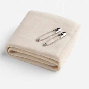 משולש בד לחבישה וקיבוע + 2 סיכות בטחון